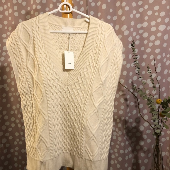Frankieshop Oversized Cable Knit Vest 
